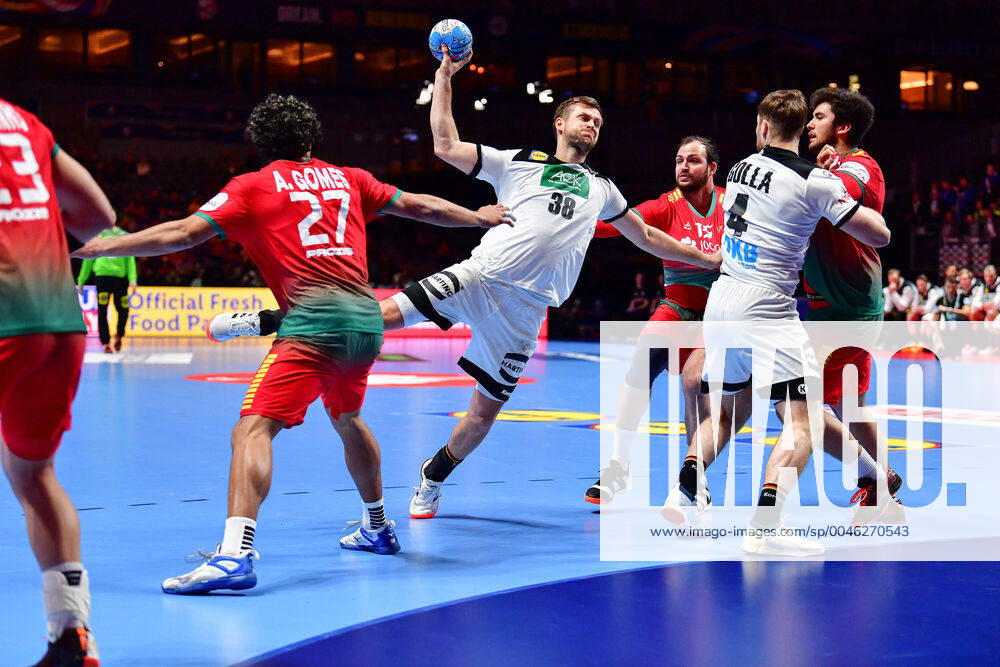 European Handball Championship Match for Rank 5, 25 01 2020, Germany Portugal, Tele2 Arena, Stockholm Andre Gomes Portugal, 27 Fabian Böhm Germany, 38 Johannes Golla Germany, 4 Attack Breakthrough Action, 25 01 2020, Stockholm Sweden, Handball, EM 2020, Match for Rank 5, Germany Portugal