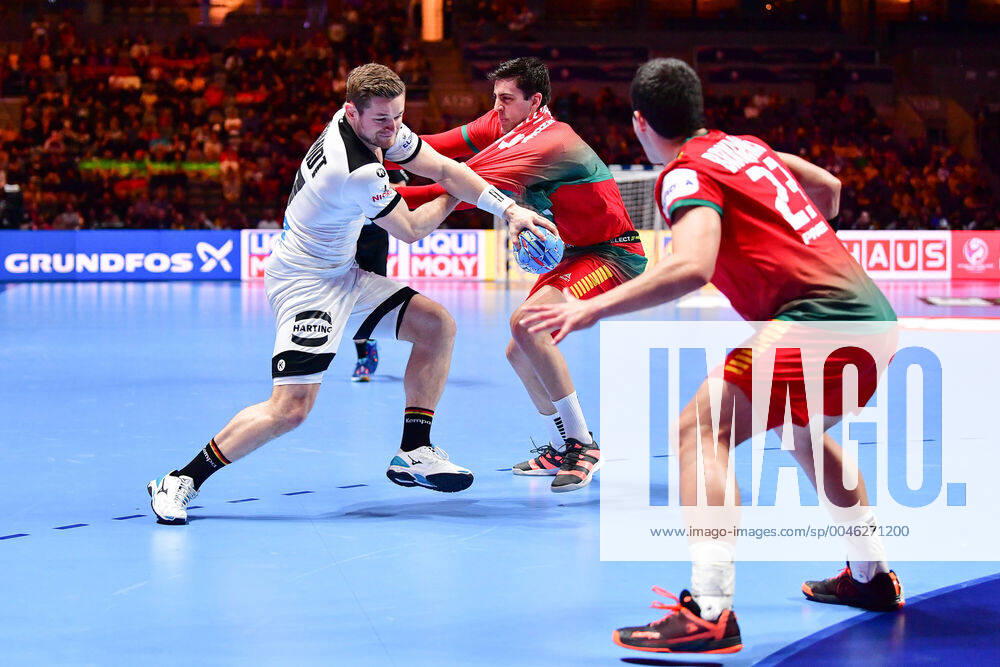 European Handball Championship Match for Rank 5, 25 01 2020, Germany Portugal, Tele2 Arena, Stockholm David Schmidt Germany, 77 Alexandre Cavalcanti Portugal, 24 Diogo Branquinho Portugal, 23 Attack Half Right Action, 25 01 2020, Stockholm Sweden Sweden, Handball, EM 2020, Match for Rank 5, Germany Portugal