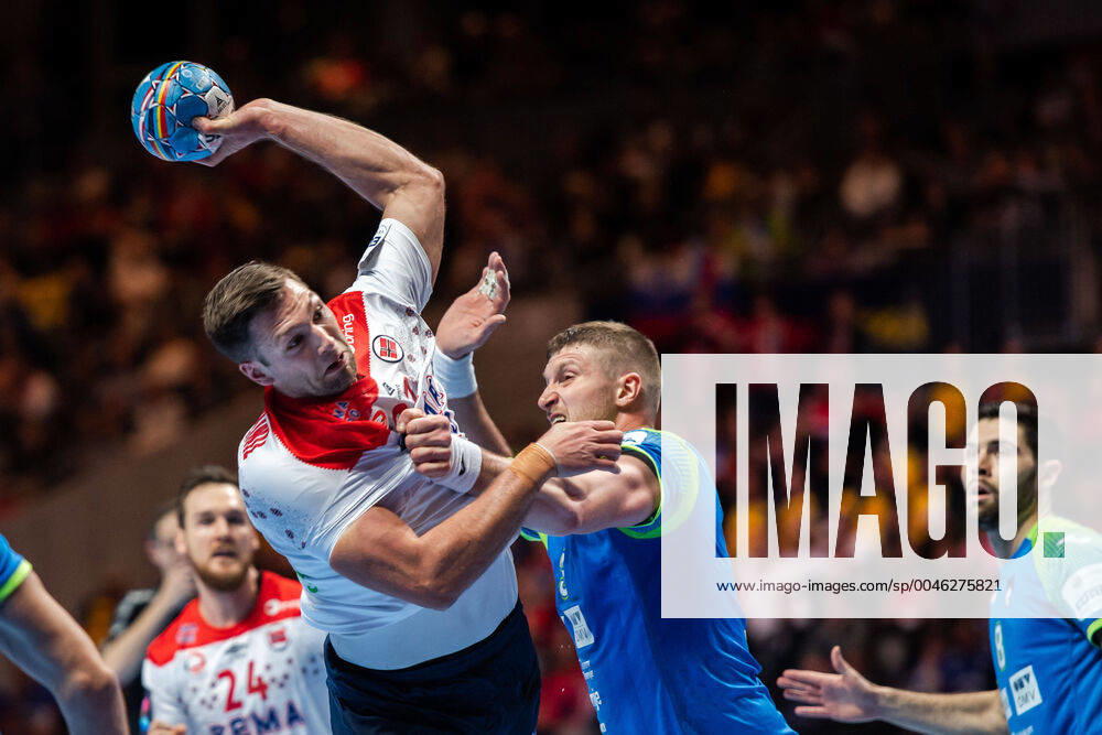 Harald Reinkind of Norway and Blaz Blagotinsek of Slovenia during the EHF European Handball Championship bronze match between Norway and Slovenia on January 25, 2020 in Stockholm Photo Johanna Lundberg BILDBYRAN code JL 136107 bbeng ehf euro 2020 em 2020 european mens handball championship 2020 handball handball handballs em 2020 handball handball em 2020 norway norway slovenia slovenia bronze match bronze match,