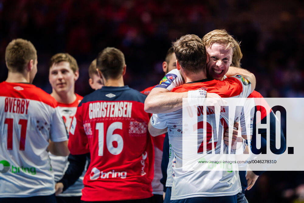 Magnus Gullerud and Christian O Sullivan of Norway celebrate after the EHF European Handball Championship bronze match between Norway and Slovenia on January 25, 2020 in Stockholm Photo Johanna Lundberg BILDBYRAN kod JL 136107 bbeng ehf euro 2020 em 2020 european mens jubilee handball championship 2020 handball handball handballs em 2020 handball handball em 2020 norway norway slovenia slovenia bronze match bronze match,