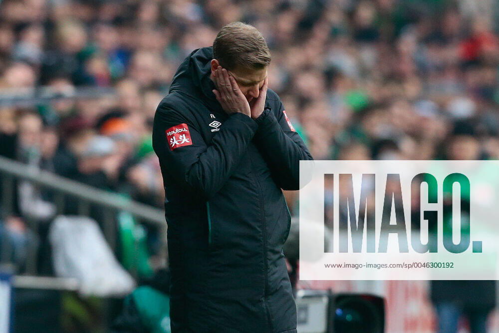 Fussball 1 Bundesliga, SV Werder Bremen TSG 1899 Hoffenheim, v l Florian Kohfeldt Werder Bremen, Coach disappointed, looks disappointed, depressed, disappointed Bremen