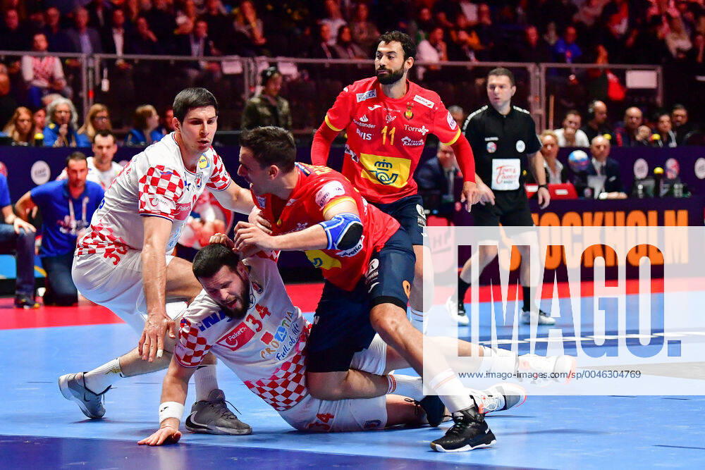 European Handball Championship Final, 26 01 2020, Spain Croatia, Tele2 Arena, Stockholm Marko Mamic Croatia, 30 Aleix Gomez Abello Spain, 28 Ilja Bozovic Croatia, 34 Daniel Sarmiento Melian Spain, 11 Action Triathlon Ball, 26 01 2020, Stockholm Sweden, Handball, EM 2020, Final, Croatia Spain
