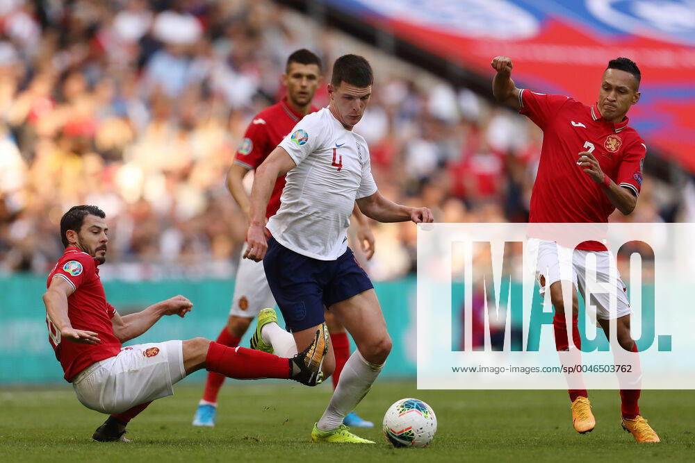 Declan Rice of England in action with Galin Ivanov (L) and Marcelinho (R) of Bulgaria during the UEFA EURO, EM, Europameisterschaft,Fussball 2020 Group A Qualifier match between England and Bulgaria at Wembley Stadium. England v Bulgaria in London, UK - 07 Sept. 2019 - ZUMAs197 20190907_zab_s197_279