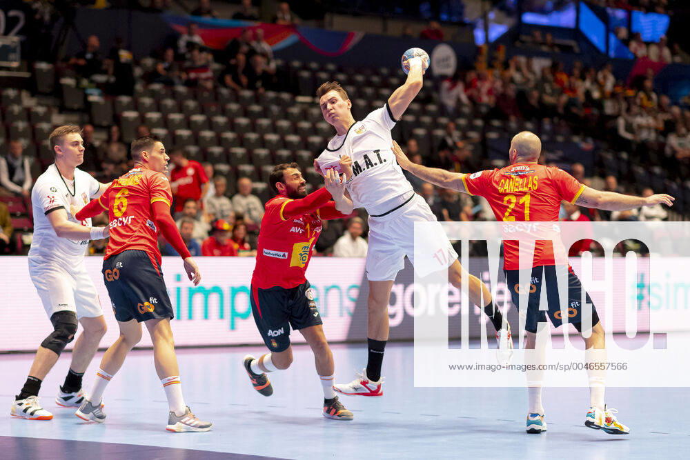 Stanislav Kasparek No 17, Czech Republic vs Ferran Sole Sala No 14, Spain and Joan Canellas Reixach No 21, Spain Spain vs Czech Republic, Handball, Main Round, EHF Euro 2020, 16 01 20 Vienna Vienna Austria