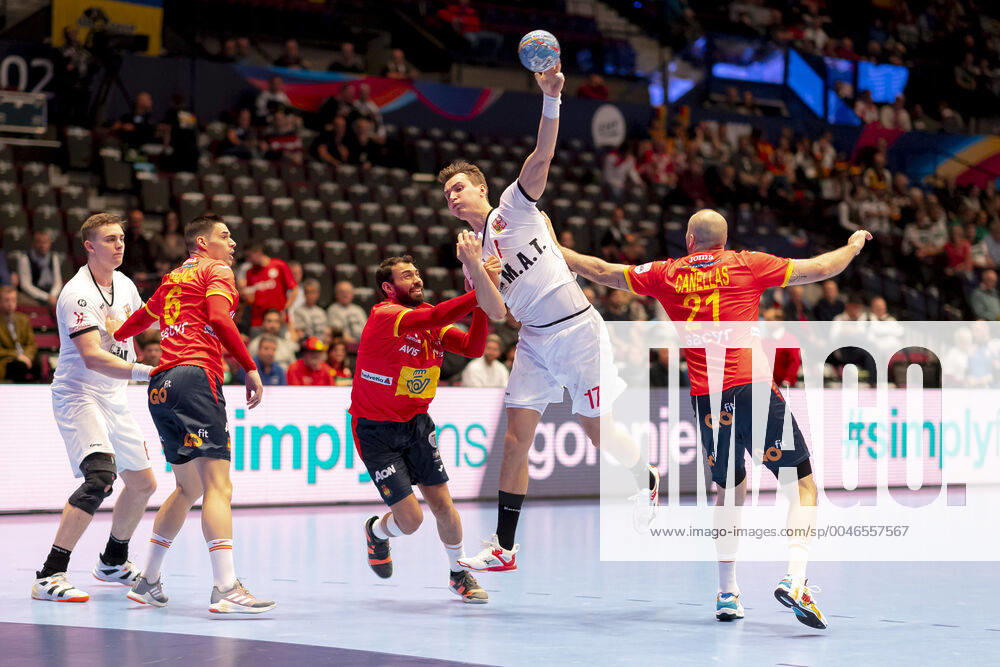 Stanislav Kasparek No 17, Czech Republic vs Ferran Sole Sala No 14, Spain and Joan Canellas Reixach No 21, Spain Spain vs Czech Republic, Handball, Main Round, EHF Euro 2020, 16 01 20 Vienna Vienna Austria