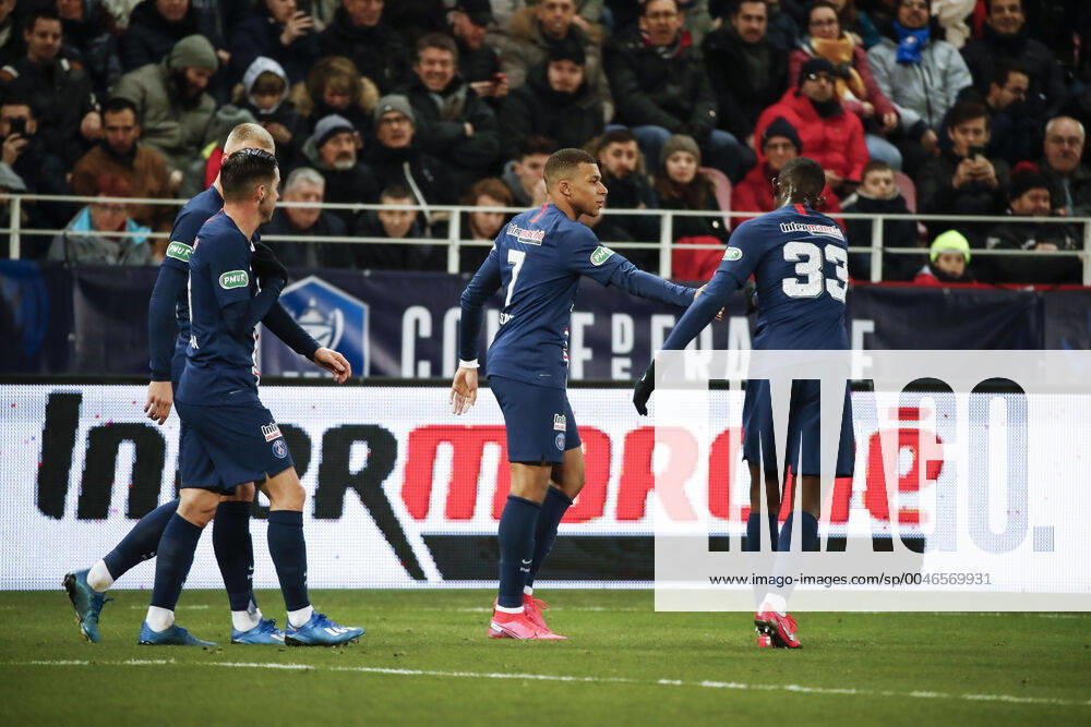 Joie Kylian Mbappe ( PSG ) et Tanguy Kouassi (PSG) FOOTBALL : Coupe de France - Dijon vs PSG - Ligue 1 - 12 02 2020 GwendolineLeGoff Panoramic