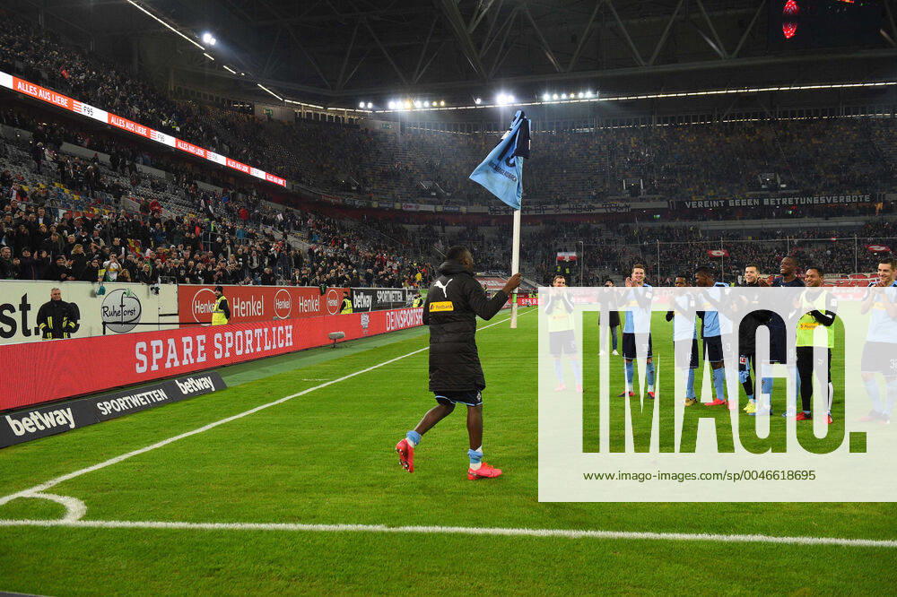 Duesseldorf 1 Football Bundesliga Fortuna Duesseldorf vs Borussia Moenchengladbach Marcus Thuram Gladbach, li celebrates his corner flag celebration again According to the DFL Deutsche Fussball Liga regulations it is prohibited to use or have used in the stadium and or the game photographs taken in the form of sequence images and or video-like photo series DFL regulations prohibit any use of photographs as image sequences and or quasi video Duesseldorf