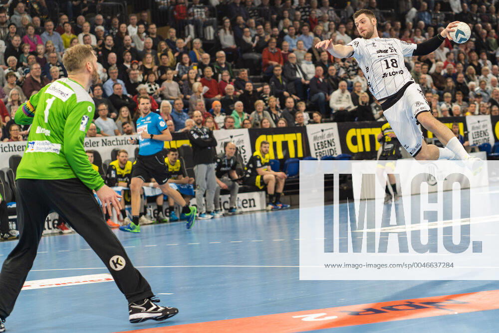 THW Kiel against TVB 1898 Stuttgart on 16 2 2020 Niclas Ekberg 18, THW Kiel, AU , THW Kiel against TVB 1898 Stuttgart in the LIQUI MOLY Handball Bundesliga on 25 matchday, in the Sparkassen Arena Kiel on 16 2 2020