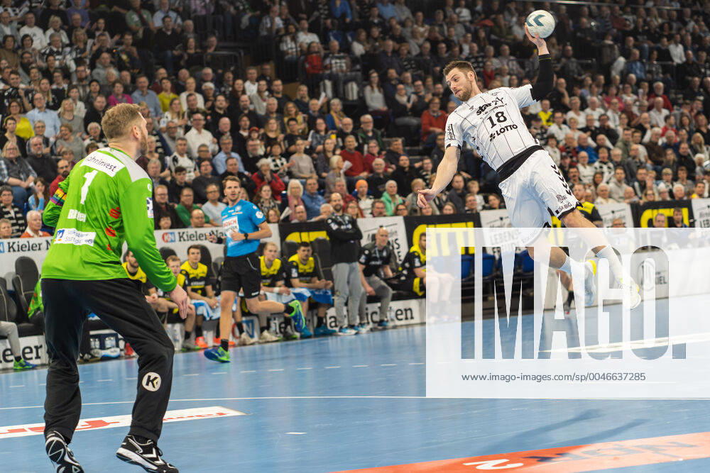 THW Kiel against TVB 1898 Stuttgart on 16 2 2020 Niclas Ekberg 18, THW Kiel, AU , THW Kiel against TVB 1898 Stuttgart in the LIQUI MOLY Handball Bundesliga on 25 matchday, in the Sparkassen Arena Kiel on 16 2 2020