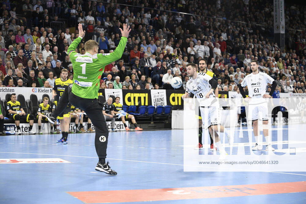 Niclas Ekberg THW Kiel, 18 Against Johannes Bitter TVB Stuttgart, 1 , Handball Bundesliga, Liqui Moly HBL, Men, 23 Matchday, THW Kiel vs TVB Stuttgart, 16 02 20 Kiel Sparkassen Arena Schleswig Holstein Germany