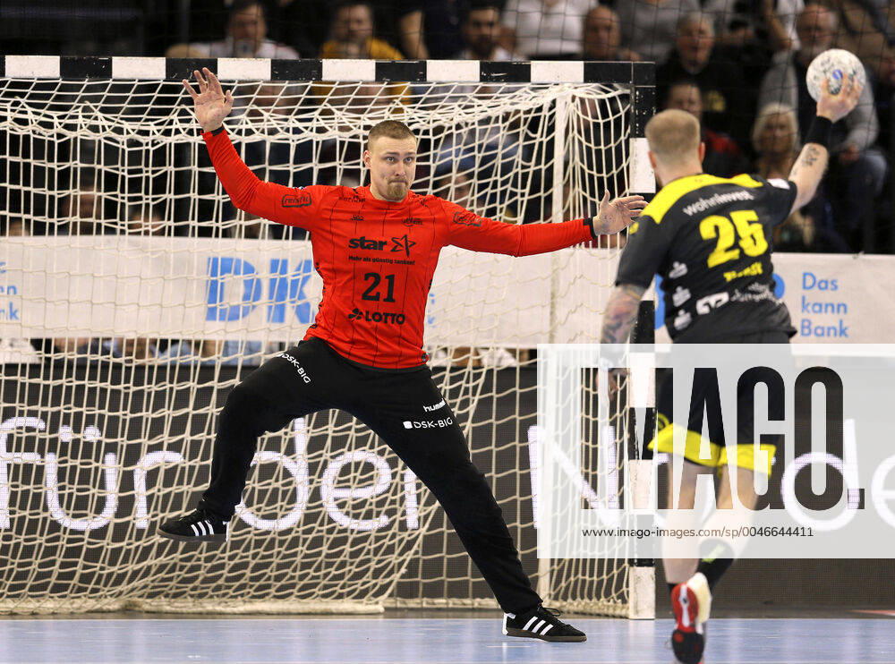 Photo Defence of goalkeeper Dario Quenstedt Kiel against Patrick Zieker Stuttgart Handball Men on 16 02 2020 1 Bundesliga THW Kiel TVB Stuttgart 35 23