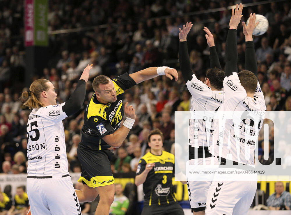 Photo Goal throw by Christian Zeitz Stuttgart against Lukas Nilsson and right Duvnjak and Pekeler Handball Men on 16 02 2020 1 Bundesliga THW Kiel TVB Stuttgart 35 23
