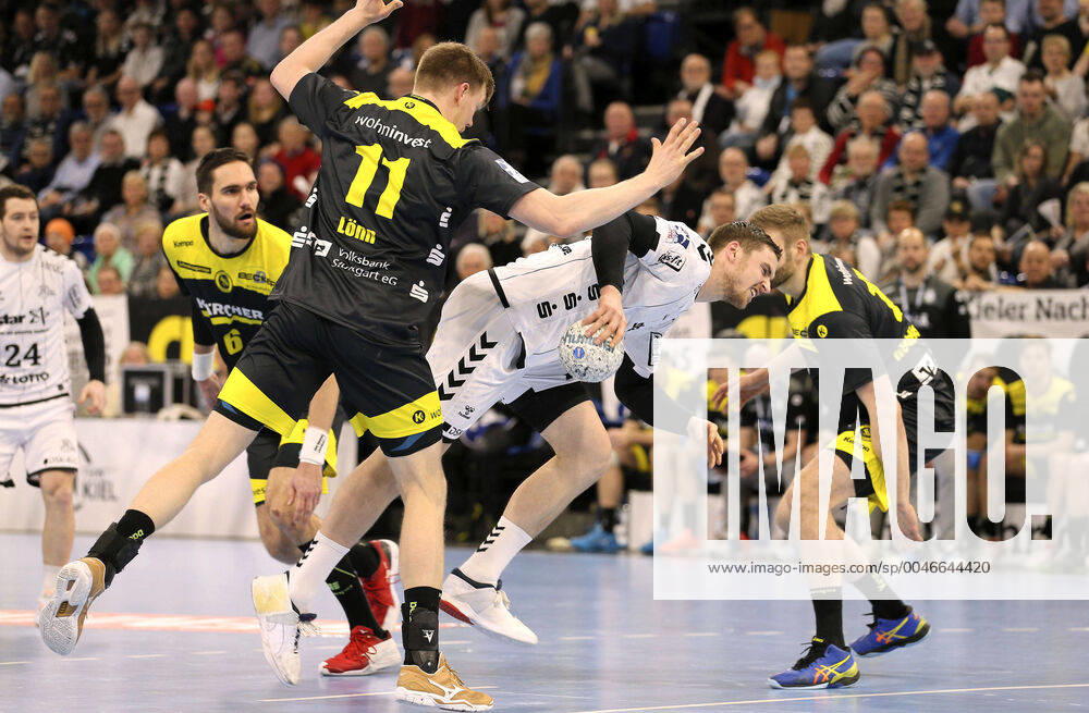 Photo Goal throw by Hendrik Pekeler Kiel against Adam Lönn 11 and Samuel Röthlisberger Handball Men on 16 02 2020 1 Bundesliga THW Kiel TVB Stuttgart 35 23