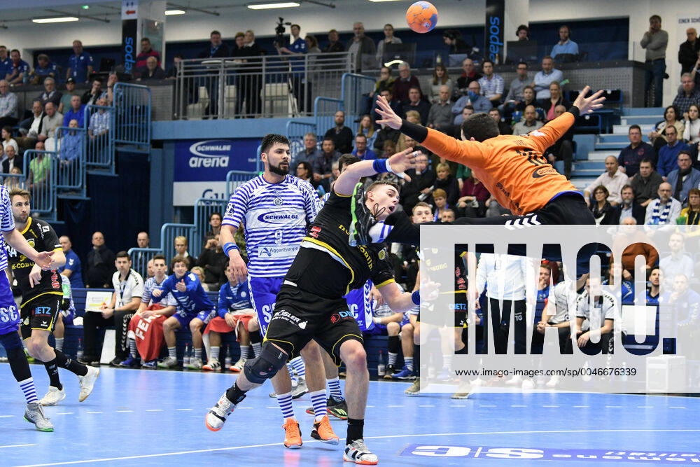 66 Å tepan Zeman 66 HSC 2000 Coburg against Filip Ivic 16 VfL Gummersbach VfL Gummersbach HSC 2000 Coburg, men, 2 league, Liqui Moly Handball Bundesliga, 21 matchday, 18 02 2020, VfL Gummersbach HSC 2000 Coburg, Handball, Liqui Moly 2 Handball Bundesliga, men, season 2019 20 Gummersbach