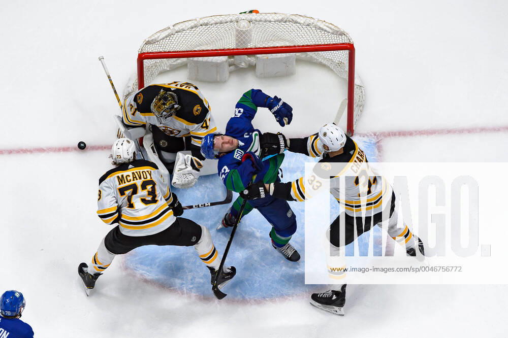 KW08 VANCOUVER, BC - FEBRUARY 22: Vancouver Canucks Center Bo Horvat (53) is checked by Boston Bruins Defenceman Zdeno Chara (33) during their NHL, Eishockey Herren, USA game at Rogers Arena on February 22, 2020 in Vancouver, British Columbia, Canada. (Photo by Derek Cain Icon Sportswire) NHL: FEB 22 Bruins at Canucks Icon20022233