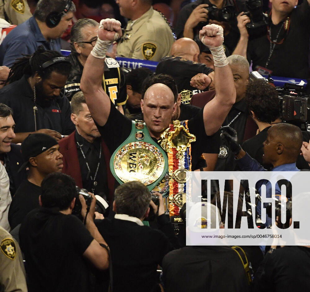 KW08 LAS VEGAS, NV - FEBRUARY 22: Tyson Fury holds his belts after going 7 rounds with Deontay Wilder at the MGM Grand Hotel Saturday Feb 22,2020. Las Vegas NV. Tyson Fury took the win by win TKO in the 7th round as the towel was thrown in from Wilder s corner for the world heavyweight championship in Las Vegas, Nevada. SPO, BOX, SPO, BOX