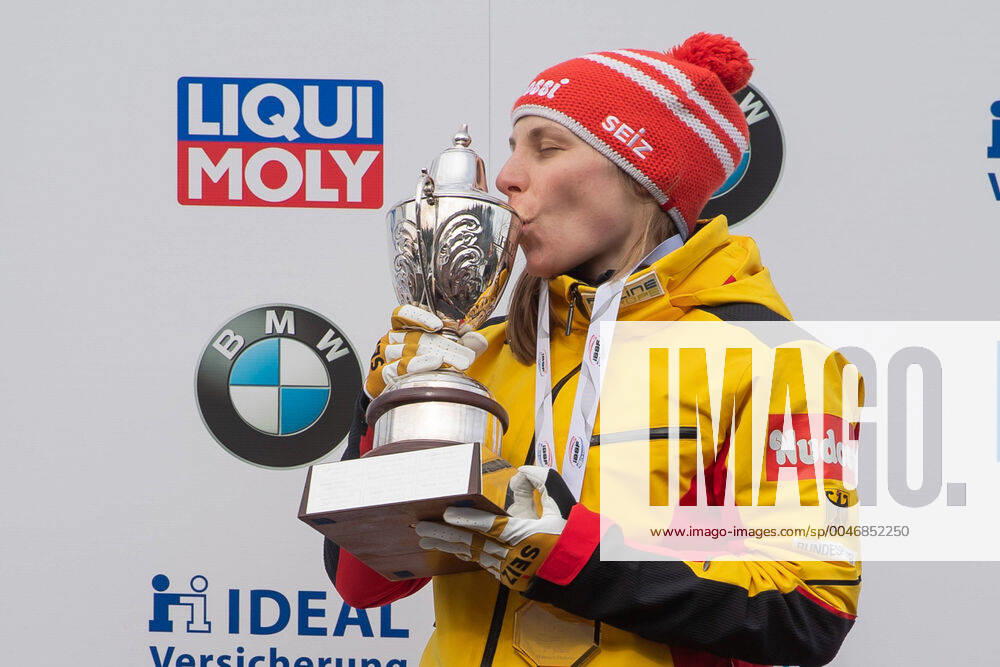 Tina Hermann GER, Germany kisses the World Cup winner, first place, gold medal, gold medal award ceremony, Award Ceremony Jubel, celebration, 29 02 2020, Altenberg Germany , IBSF World Championships Bobsleigh and Skeleton Altenberg