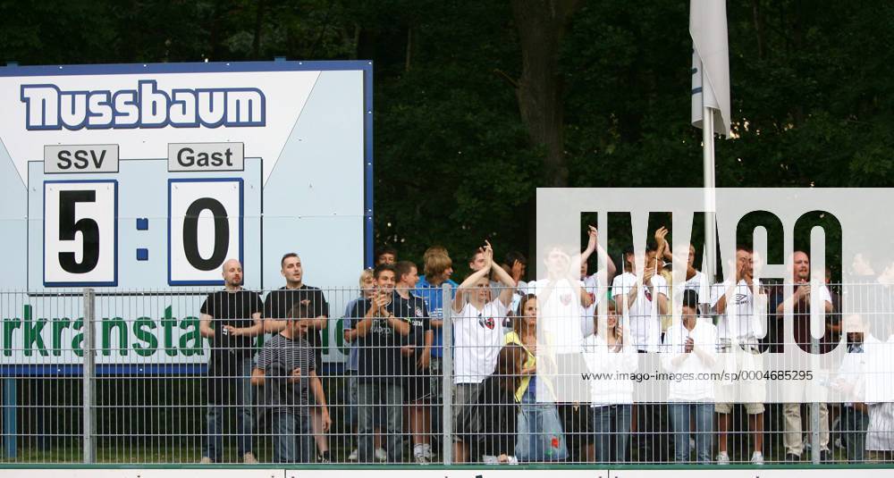 Fans von RB Leipzig Fußball Herren Sachsenpokal 2009 2010, Landespokal Sachsen, sächsischer Pokal, Pokalspiel Totale Markranstädt