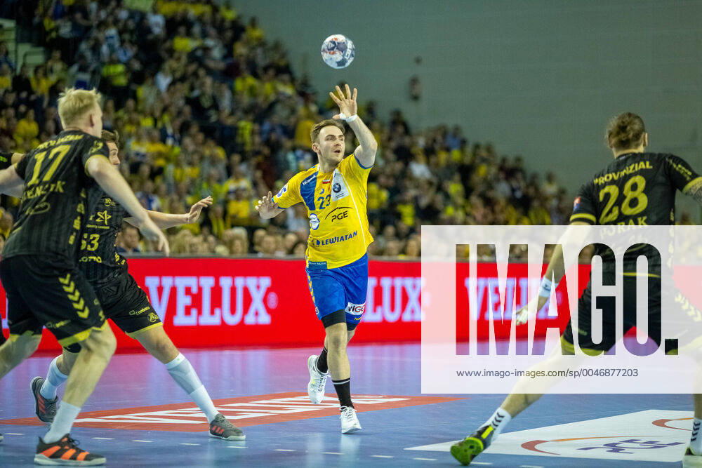 PILKA RECZNA MEZCZYZN LIGA MISTRZOW MECZ PGE VIVE KIELCE - THW KIEL HANDBALL MAN , CHAMPIONS LEAUGUE , PGE VIVE KIELCE - THW KIEL NZ ARKADIUSZ MORYTO FOT. Pawel Janczyk 400mm.pl NEWSPIX.PL --- Newspix.pl 200229JAN133