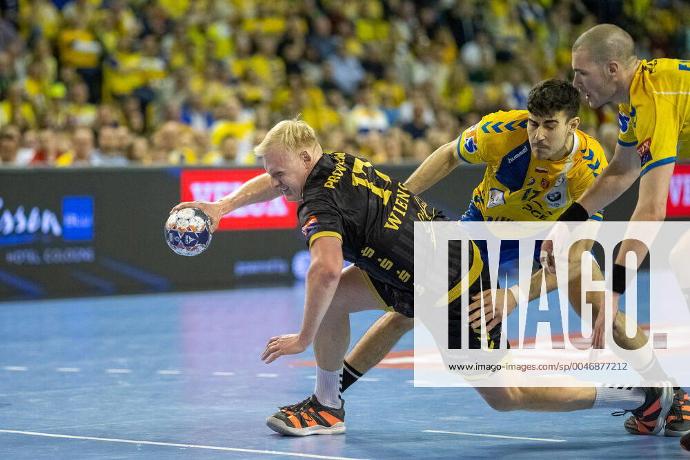 PILKA RECZNA MEZCZYZN LIGA MISTRZOW MECZ PGE VIVE KIELCE - THW KIEL HANDBALL MAN , CHAMPIONS LEAUGUE , PGE VIVE KIELCE - THW KIEL NZ PATRICK WIENCEK FOT. Pawel Janczyk 400mm.pl NEWSPIX.PL --- Newspix.pl 200229JAN207