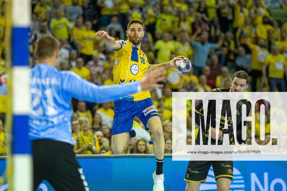 PILKA RECZNA MEZCZYZN LIGA MISTRZOW MECZ PGE VIVE KIELCE - THW KIEL HANDBALL MAN , CHAMPIONS LEAUGUE , PGE VIVE KIELCE - THW KIEL NZ BLAZ JANC FOT. Pawel Janczyk 400mm.pl NEWSPIX.PL --- Newspix.pl 200229JAN124