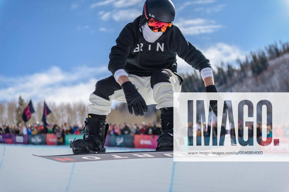 SHAUN WHITE poaching the halfpipe during the Burton US Open Men s Halfpipe Final snowboarding event on Saturday, February 29, 2020, in Vail, Colorado. 2020 BURTON US OPEN: SNOWBOARDING CHAMPIONSHIPS: MEN HALFPIPE FINAL - ZUMAp213 20200229_znp_p213_064