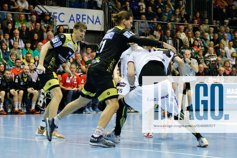 Handball EHF Cup, SC Magdeburg HBC Nantes, f l Erik Schmidt Magdeburg, 21 Duel, fight, tackle GETEC Arena