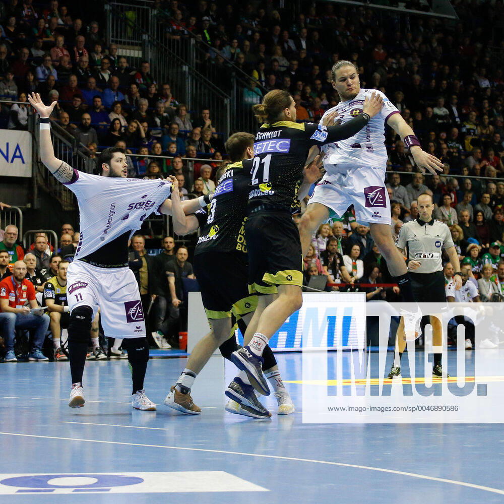 Handball EHF Cup, SC Magdeburg HBC Nantes, from l Erik Schmidt Magdeburg, 21 against Sebastian Augustinussen Nantes Duel, fight, tackle GETEC Arena