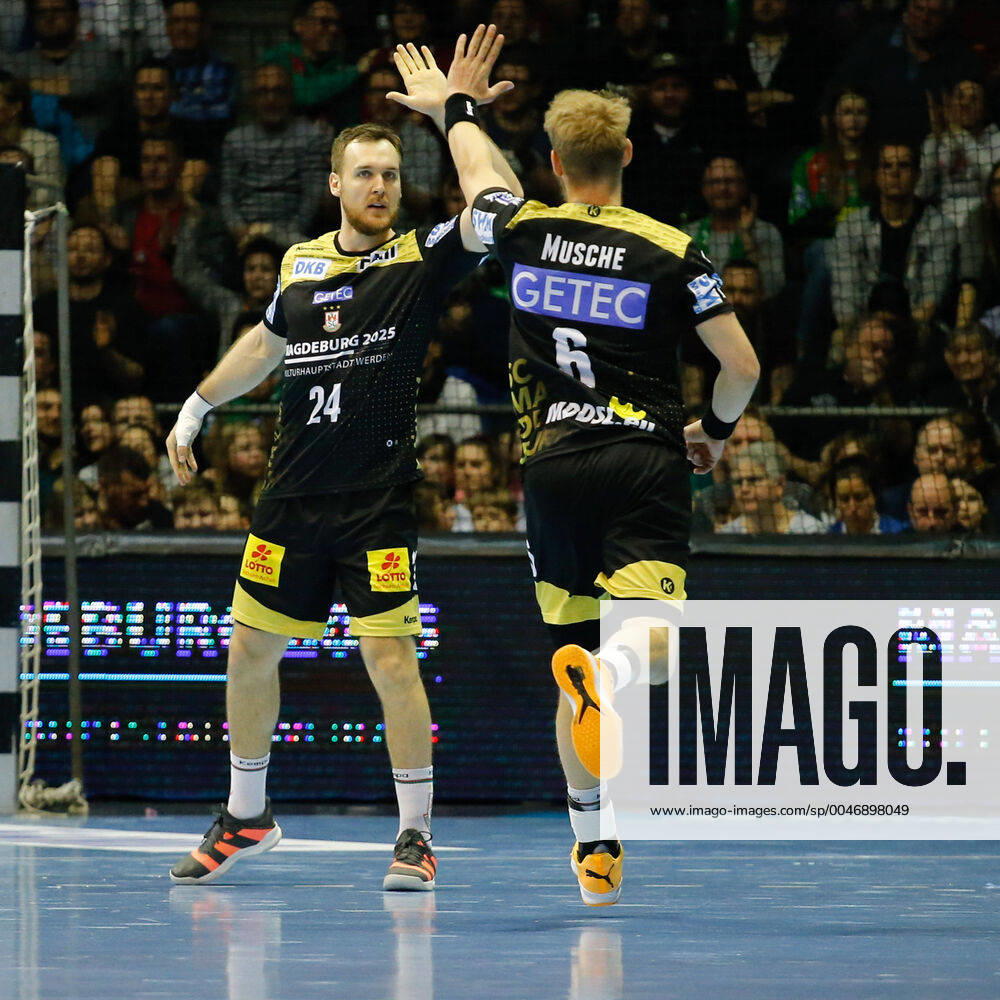 Handball EHF Cup, SC Magdeburg HBC Nantes, f l Christian O Sullivan Magdeburg, 24 , Matthias Musche Magdeburg, 6 cheers, cheering for the goal, celebrate the goal, celebration GETEC Arena