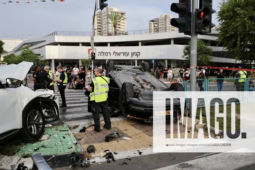 (240426) -- RAMLA, April 26, 2024 -- Israeli police work at the site of a car accident in which Israel s Minister of National Security Itamar Ben-Gvir was lightly injured in Ramla, Israel, on April 26, 2024. Ben-Gvir was lightly injured after his car ran a red light Friday afternoon in Ramla. (Photo by Xinhua) ISRAEL-RAMLA-MINISTER OF NATIONAL SECURITY-CAR CRASH JamalxAwad