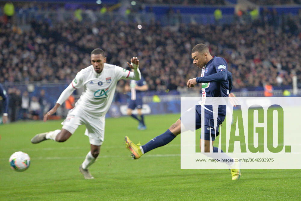 Marcelo (lyon) vs Kylian MBappe (psg) FOOTBALL : Olympique Lyonnais vs Paris Saint Germain - Coupe de France - 1 2 finale - 04 03 2020 FredericChambert Panoramic