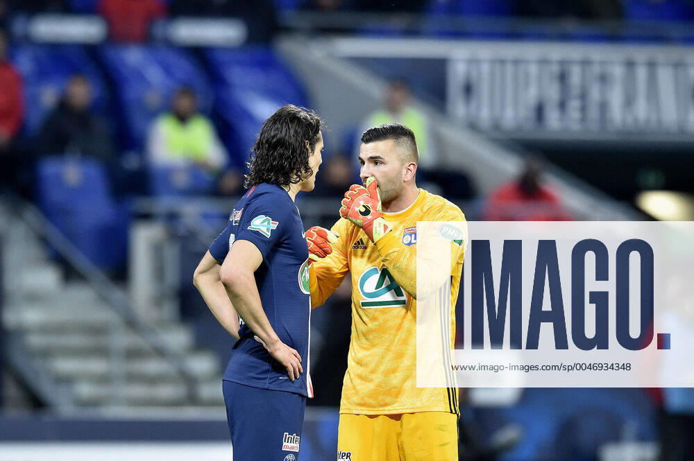 Anthony Lopes (lyon) et Edinson Cavani (psg) FOOTBALL : Olympique Lyonnais vs Paris Saint Germain - Coupe de France - 1 2 finale - 04 03 2020 FredericChambert Panoramic