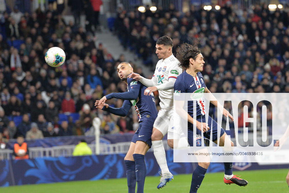 Houssem Aouar (lyon) vs Layvin Kurzawa et Edinson Cavani (psg) FOOTBALL : Olympique Lyonnais vs Paris Saint Germain - Coupe de France - 1 2 finale - 04 03 2020 FredericChambert Panoramic