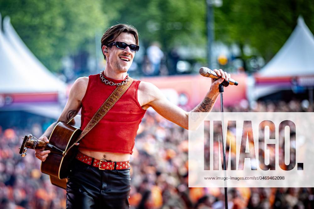 BREDA - Son Mieux performs during Radio 538 s King s Day party on the Chasseveld. It was the ninth time that 538 celebrated the party in Breda. ANP LEVIN DEN BOER netherlands out - belgium out