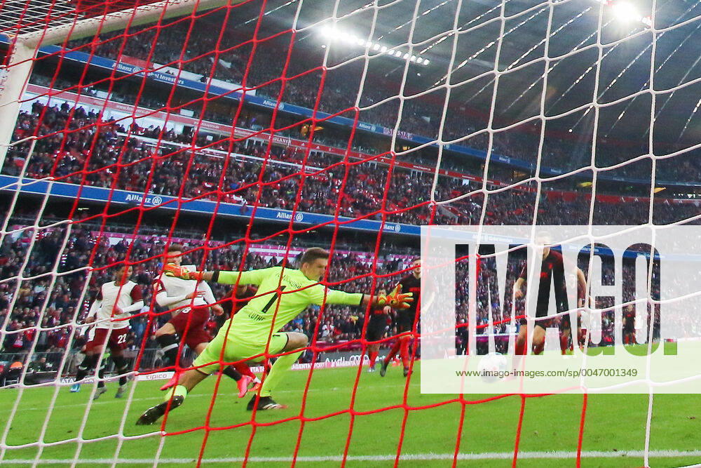 Soccer Bundesliga, 25 Matchday, FC Bayern Muenchen 1 FC Augsburg Leon Goretzka FC Bayern Muenchen scores the goal for 2 0 against goalkeeper Andreas Luthe FC Augsburg DFL regulations prohibit any use of photographs as image sequences and or quasi video GER, Soccer, Bundesliga, FC Bayern Muenchen 1 FC Augsburg, 08 03 2020 Munich