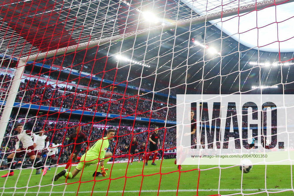 Soccer Bundesliga, 25 Matchday, FC Bayern Muenchen 1 FC Augsburg Leon Goretzka FC Bayern Muenchen scores the goal for 2 0 against goalkeeper Andreas Luthe FC Augsburg DFL regulations prohibit any use of photographs as image sequences and or quasi video GER, Soccer, Bundesliga, FC Bayern Muenchen 1 FC Augsburg, 08 03 2020 Munich