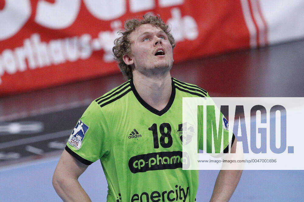 TUI Arena, Hanover, League match, 1 Bundesliga, TSV Hanover Burgdorf vs Frisch Auf Goeppingen, in the picture Alfred Joensson 18, Han Burgdorf is disappointed after the defeat TSV Hanover Burgdorf vs Frisch Auf Goeppingen