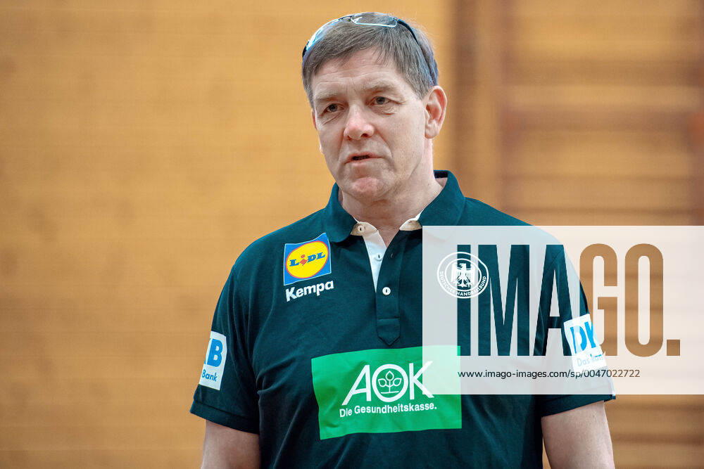 First training of the DHB national team with new national coach Alfred Gislason DHB course in preparation for the international match against the Netherlands in the Ballhaus Arena Aschaffenburg Copyright xVIADATAx xHolgerxJohnx Aschersleben Sachsen Anhalt Germany