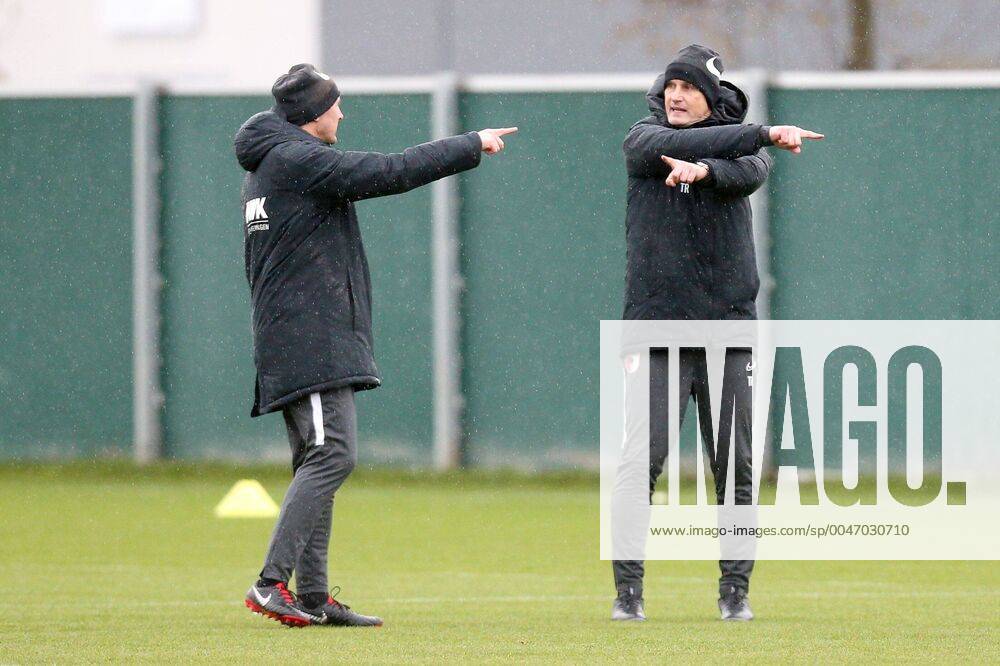 L r Co Tainer Tobias Zellner FC Augsburg and head coach Heiko Herrlich FC Augsburg , Training, FC Augsburg, Soccer, 1 Bundesliga, 10 03 2020 Augsburg Bayern Germany