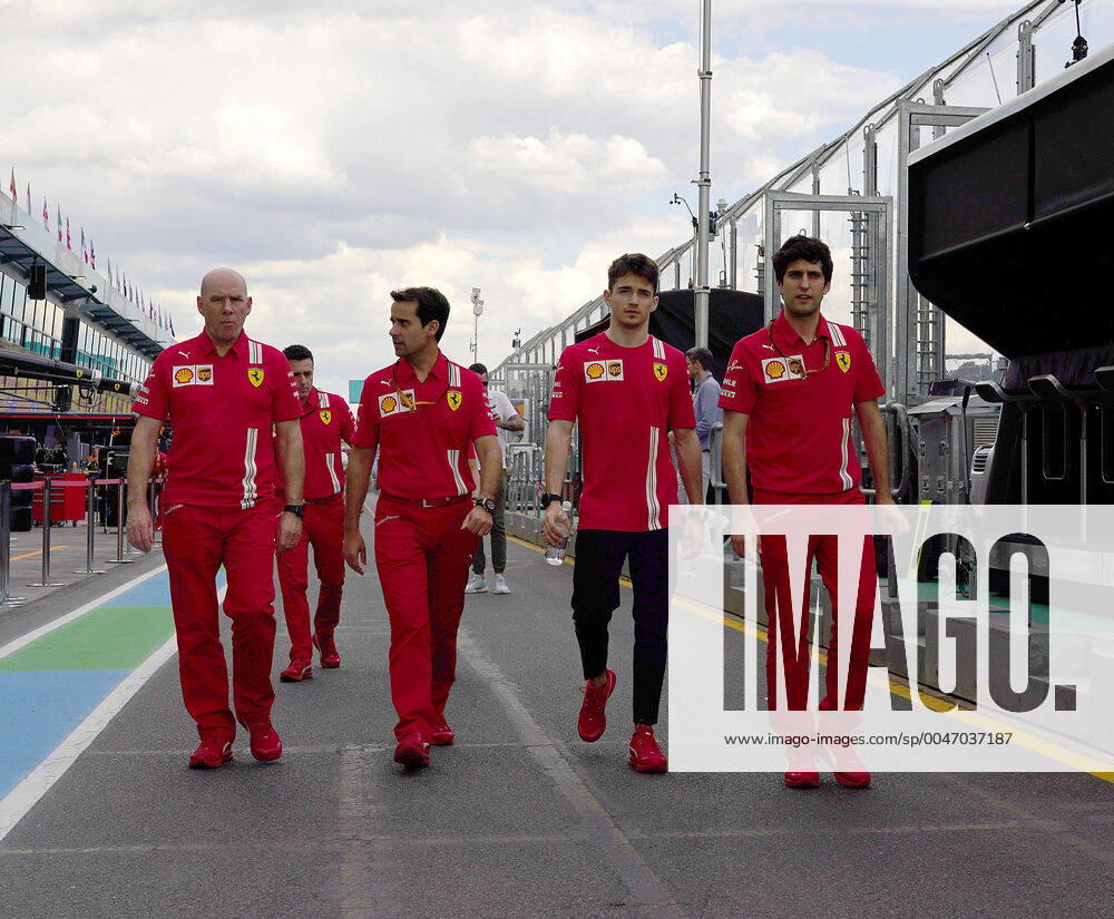 FORMULA 1 ROLEX AUSTRALIAN GRAND PRIX 2020 11 03 2020, Albert Park, Melbourne, FORMULA 1 ROLEX AUSTRALIAN GRAND PRIX 2020 , in the picture Charles Leclerc MCO 16 , Scuderia Ferrari Mission Winnow goes over the track with its engineers nordphotoxBratic nph00250