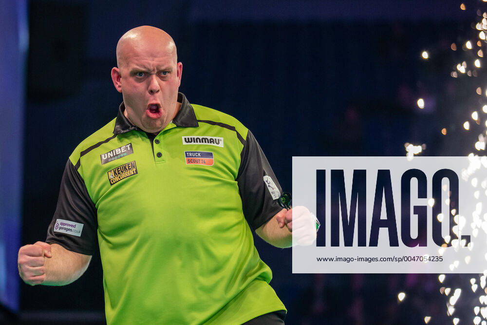 KW11 12th March 2020; M and S Bank Arena, Liverpool, Merseyside, England; Professional Darts Corporation, Unibet Premier League Liverpool; Michael van Gerwen pulls a face ActionPlus12217231 TimxWilliams