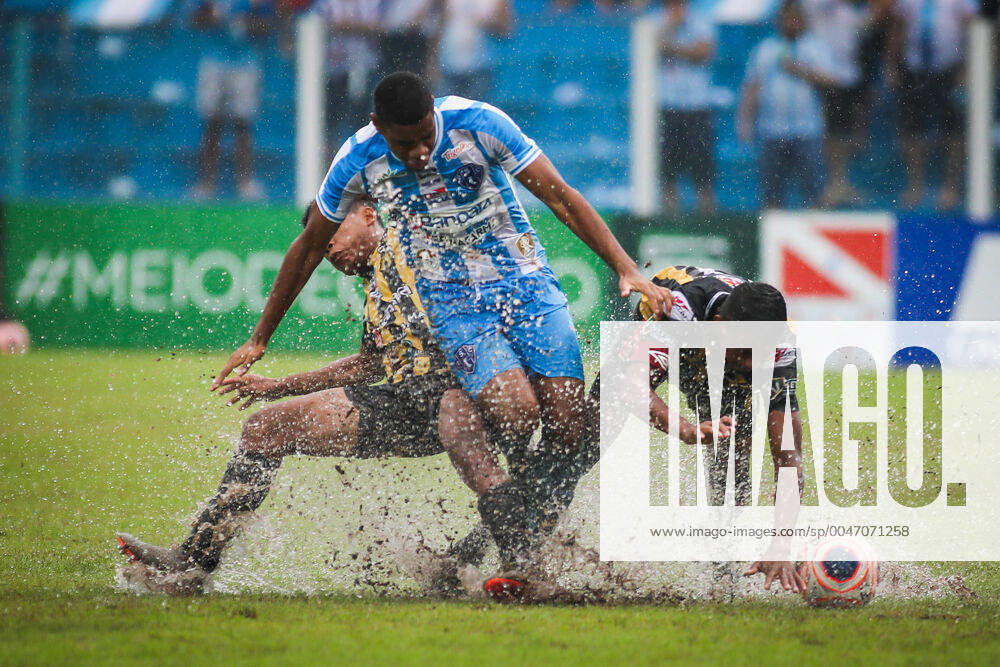 KW11 Paysandu e Castanhal BELÉM, PA - 15.03.2020: PAYSANDU E CASTANHAL - Paysandu beat Castanhal 1 to 0 this Sunday (15) at the Curuzu Stadium in Belém. Game was paralyzed due to rain and flooded lawn. (Photo: Filipe Bispo Fotoarena) x1892818x FilipexBispo