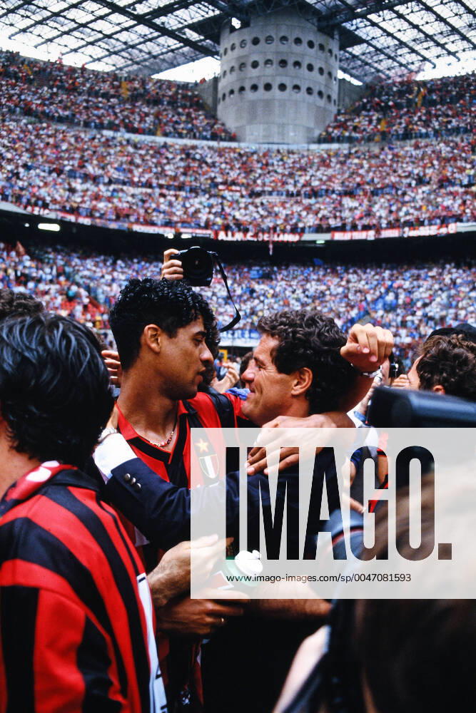 FRANK RIJKAARD, FABIO CAPELLO, AC Milan, Celebrating after winning Italian Serie A, Milano SERIE A 1992-93 FESTA SCUDETTO