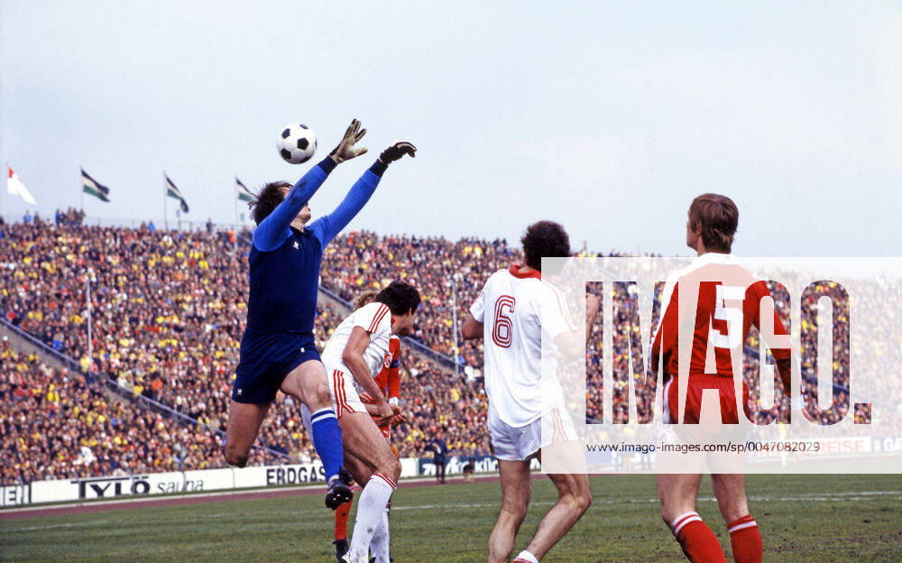 DFB Pokal Final 1978 1 FC Köln Fortuna Düsseldorf Deutschland, Gelsenkirchen, 15 04 1978, Football, DFB Pokal, Season 1977 1978, Final in Gelsenkirchen, 1 FC Köln Fortuna Düsseldorf 2 0 v l Jörg Daniel Fortuna Düsseldorf , Gerd Strack, Bernd Cullmann both 1 FC Köln