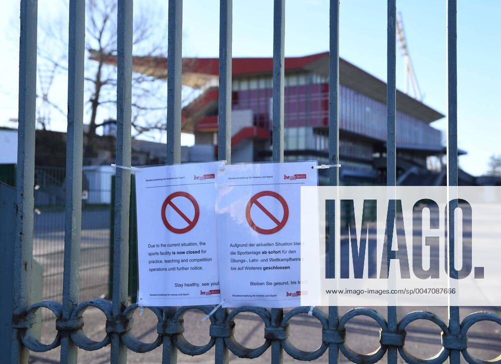 Berlin in the phase of the coronavirus crisis, in the picture the Jahn Sportpark is closed because of the corona pandemic, the gate is closed, 21 03 2020,