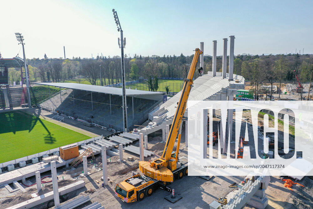 Construction status Back straight on 04 04 2020 in Karlsruhe Wildparkstadion , Germany The new grandstand in the Wildparkstadion of the Karlsruhe Sportclub The first element is Karlsruhe Wildparkstadion Baden Württemberg Germany