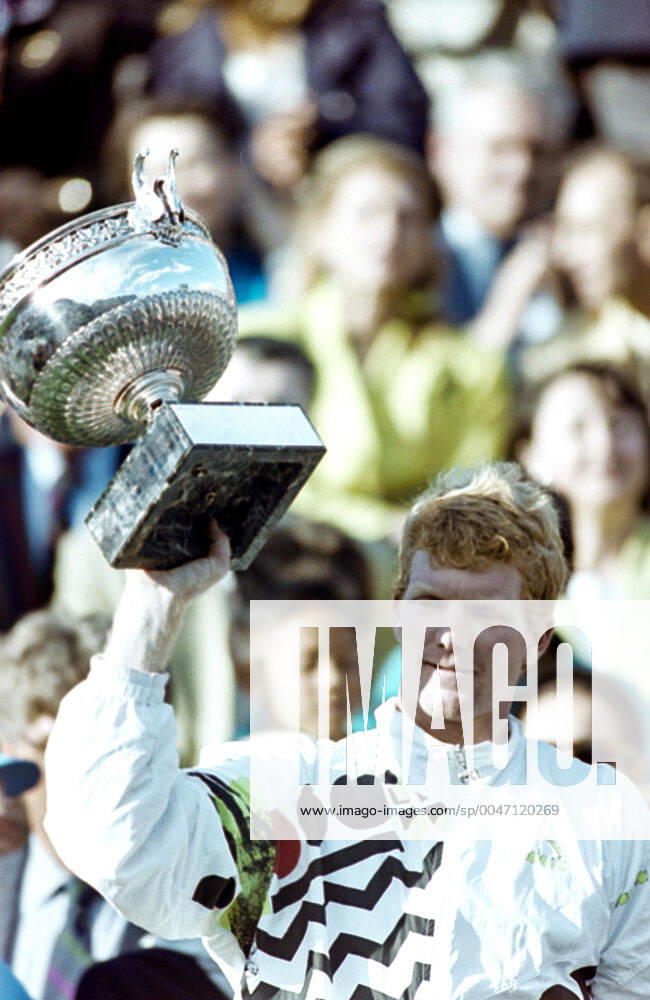 Tennis, French Open Jim Courier of USA celebrates with the trophy after winning the final against Andre Agassi of USA in the French Open on June 9, 1991 in Paris, France BILDBYRAN,