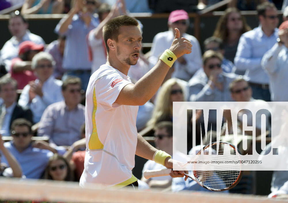 Tennis, French Open Robin Soderling of Sweden reacts after a semifinal match against Fernando Gonzalez of Chile in the French Open on June 5, 2009 in Paris, France BILDBYRAN,