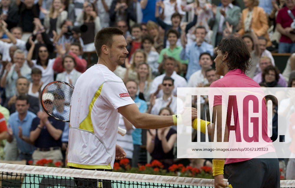 Tennis, French Open Robin Soderling of Sweden celebrates after a 4th round match against Rafael Nadal of Spain in the French Open on May 31, 2009 in Paris, France BILDBYRAN,