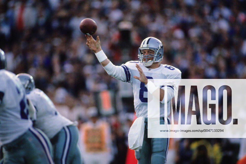 Football Troy Aikman, Dallas Cowboys quarterback during the 1993 Superbowl. Pasadena CA USA